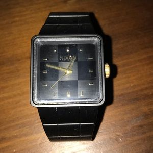 Nixon Quatro Watch - Matte Black / Gold